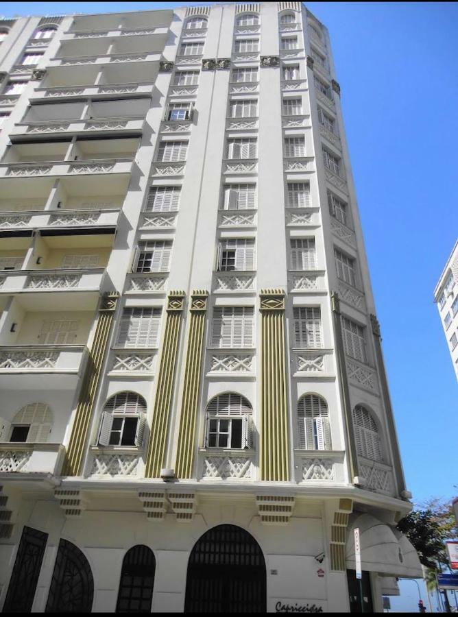 Residencial Com Servicos 45 Metros Decorado Com Sala, Suite E Cozinha Na Quadra Da Praia De Copacabana Рио де Жанейро Екстериор снимка